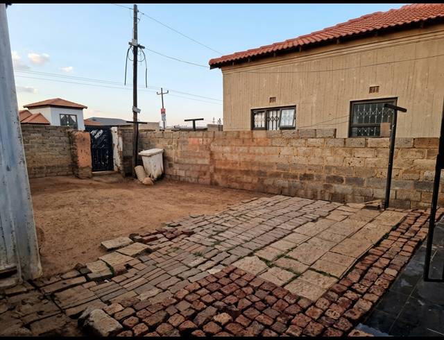 2 BEDROOM HOUSE FOR SALE IN EVATON WEST